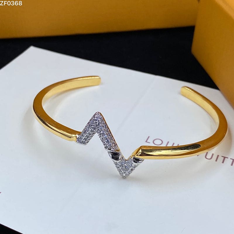 18K Louis Vuitton Volt Upside Down Diamond Bracelet
