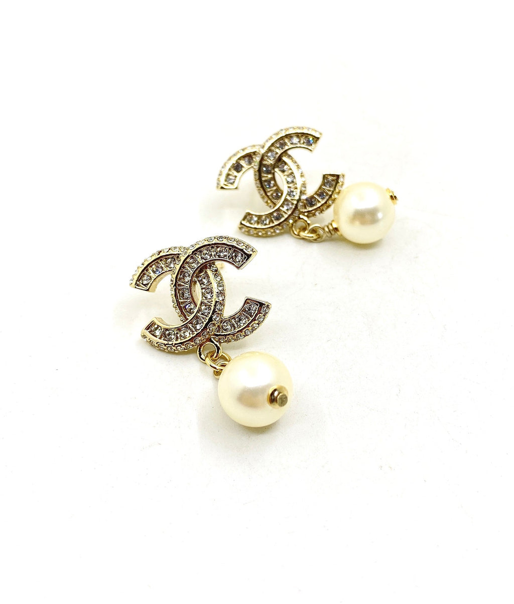18K  Chanel Pearls Earrings