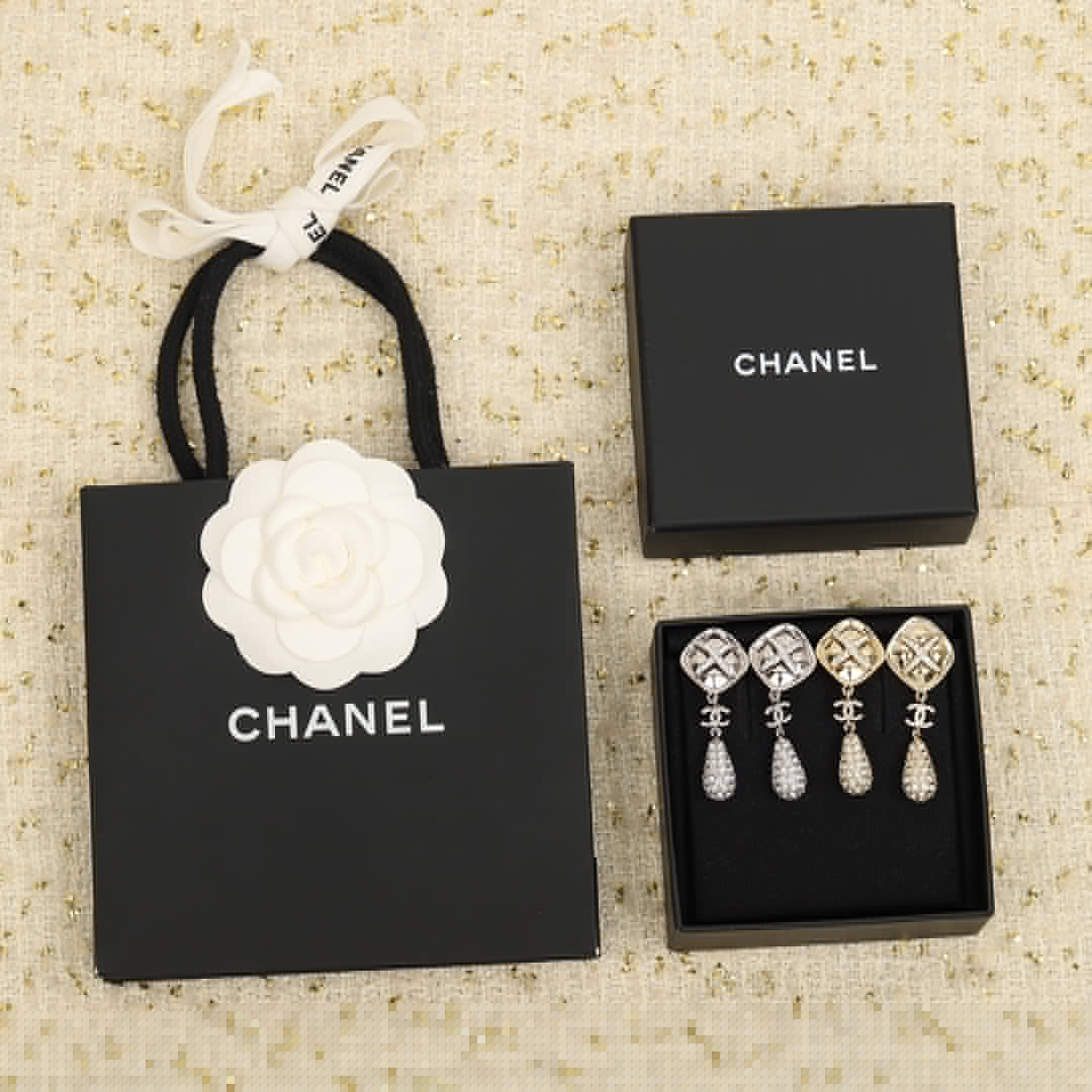 18K  Chanel Cross Rhombus Earrings