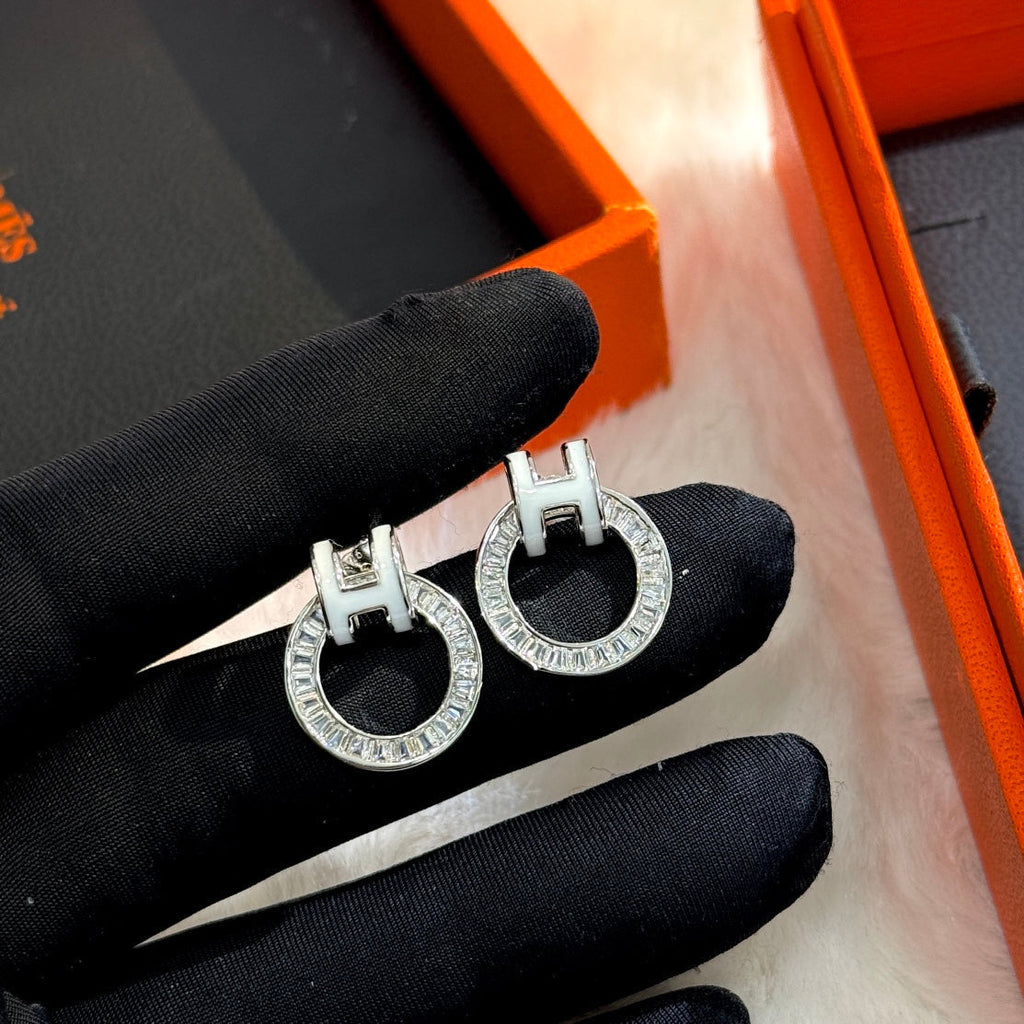 18K Clic Hermes Diamond Earrings